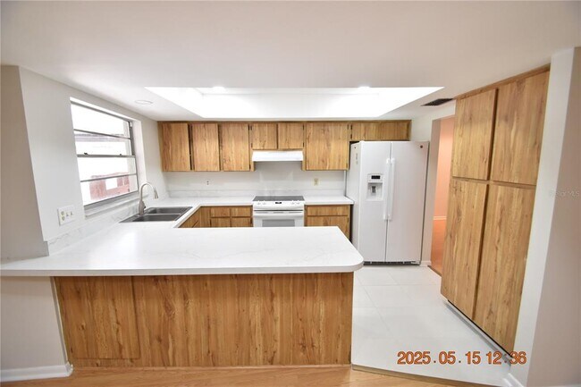 Building Photo - 4008 Briarlake Dr