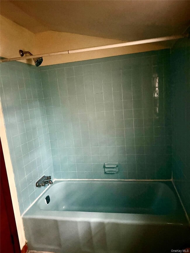 Building Photo - 17 Algonquin Dr