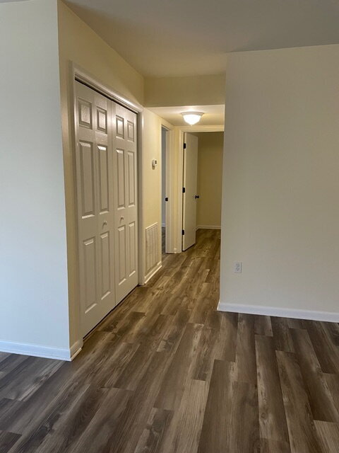 Building Photo - 2 bed, 1 bathroom duplex   - Seneca, SC