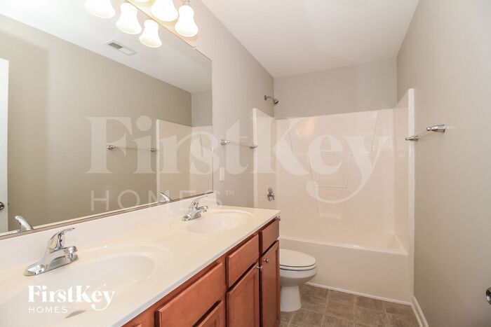 Building Photo - 460 Shady Grove Ct