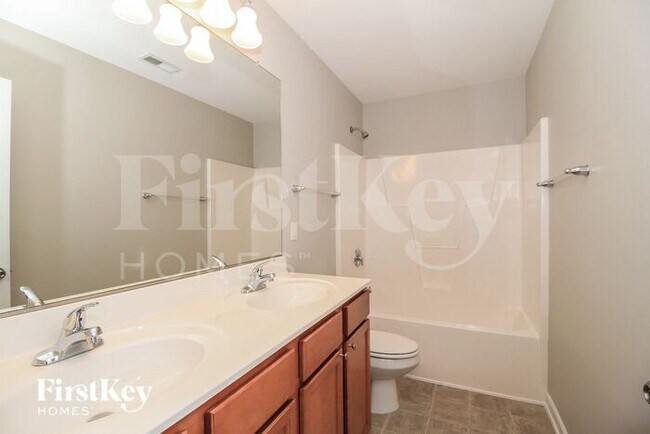 Building Photo - 460 Shady Grove Ct