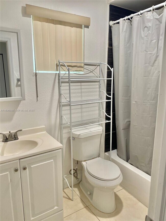 Building Photo - 12 Andros Rd