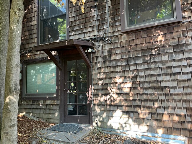 Building Photo - 5730 Merriewood Dr