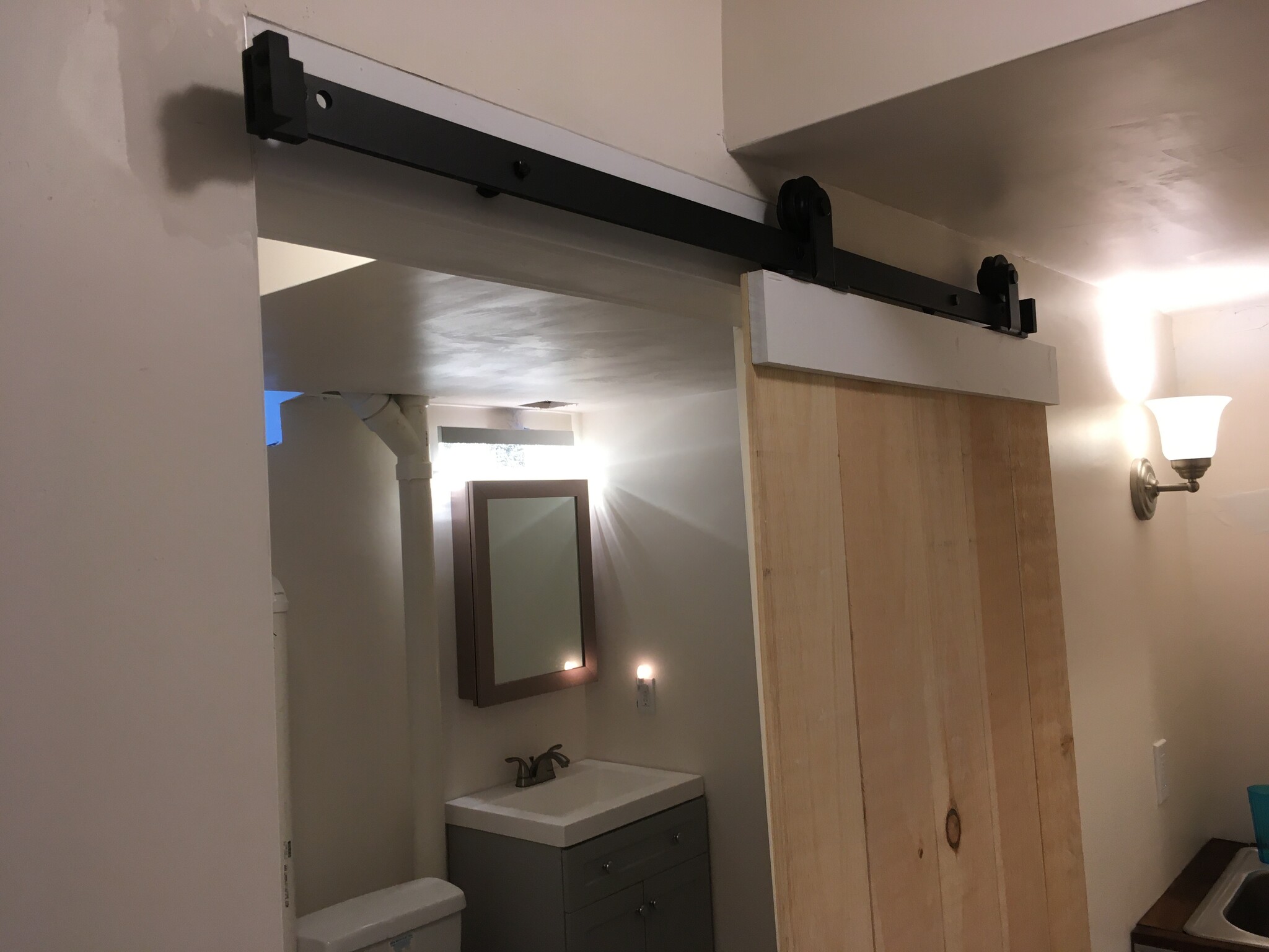 Large Bathroom - 61 Pennichuck St