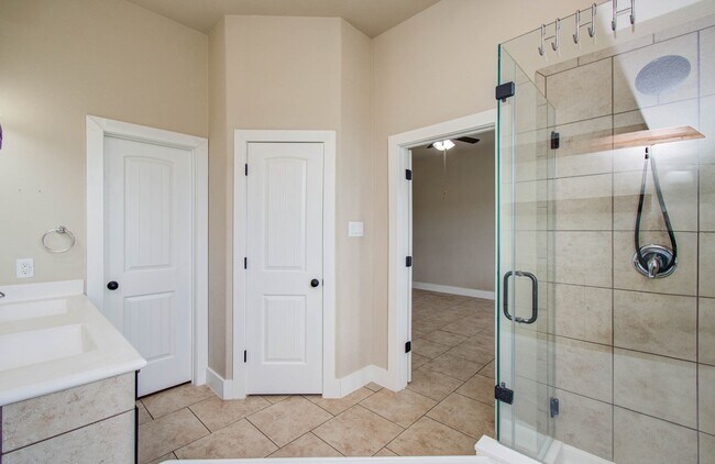Building Photo - 11702 Eagle Ridge Dr