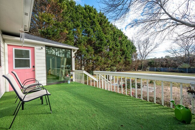 Building Photo - 1223 Settlebench Ln