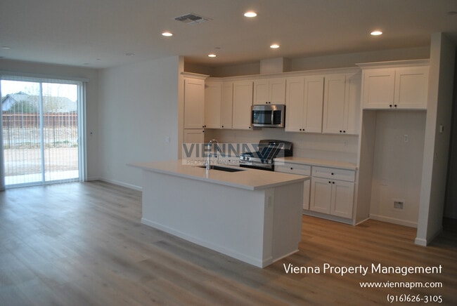Building Photo - 501 Fox Hunt Wy