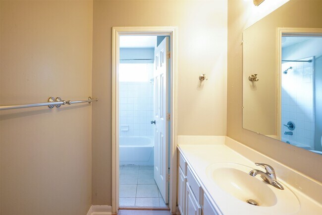 Building Photo - 2403 Blue Shadow Dr