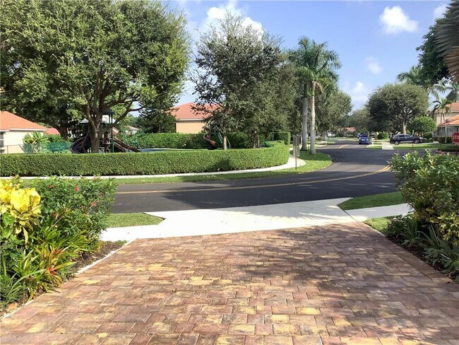 Building Photo - 4806 S Lee Rd