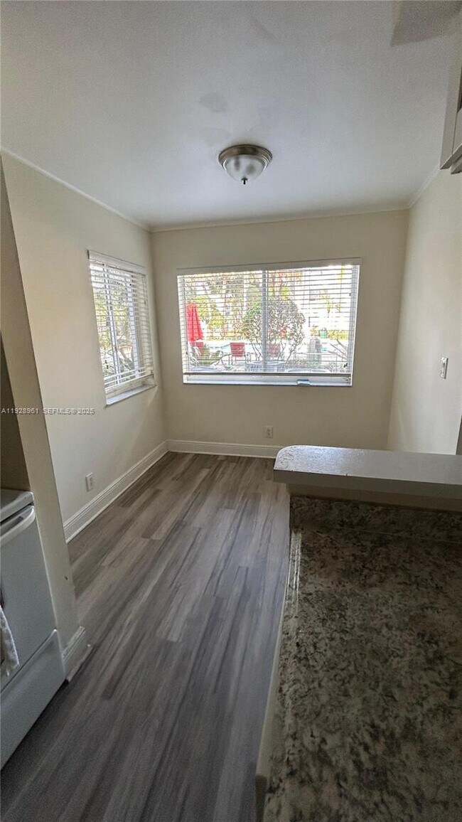 Building Photo - 5686 Rock Island Rd