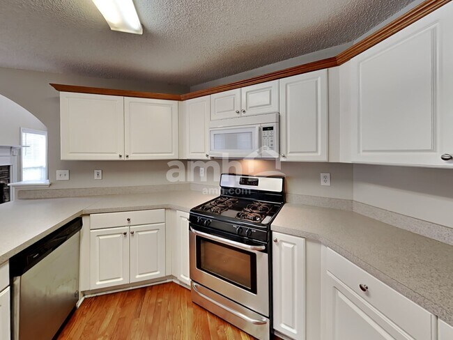 Building Photo - 3830 Rivendell Ln