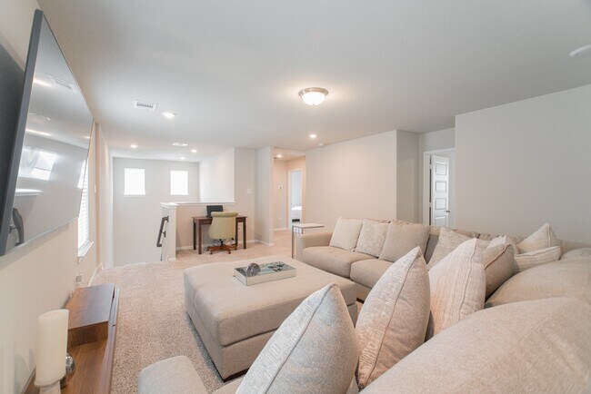 Building Photo - 17542 Rosette Grass Dr