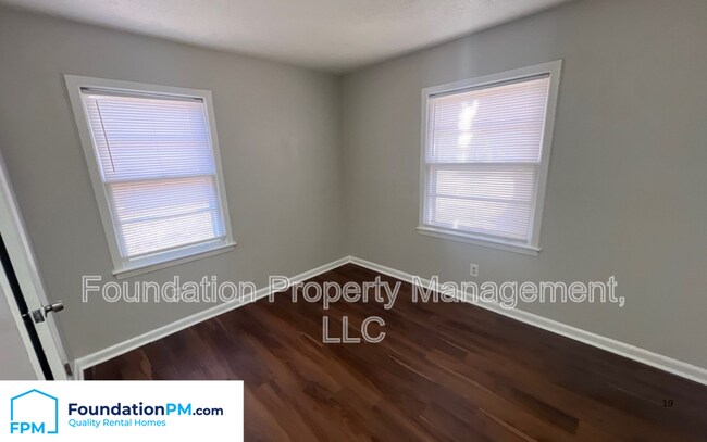 Building Photo - 2292 Redwood Ave