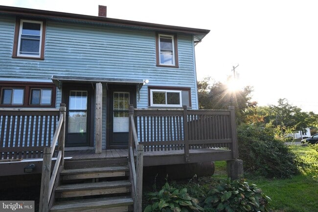 Building Photo - 14 Delaware Ave