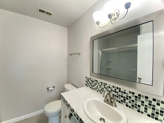 Building Photo - Elegant Fremont Weibel Home with Fruit-Fil...