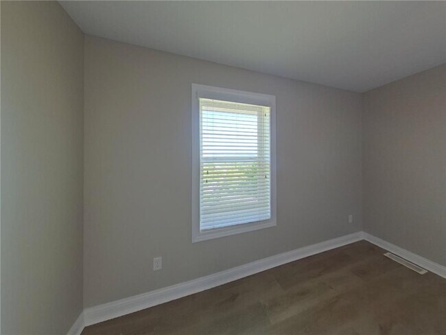 Building Photo - 3947 Valencia Ln
