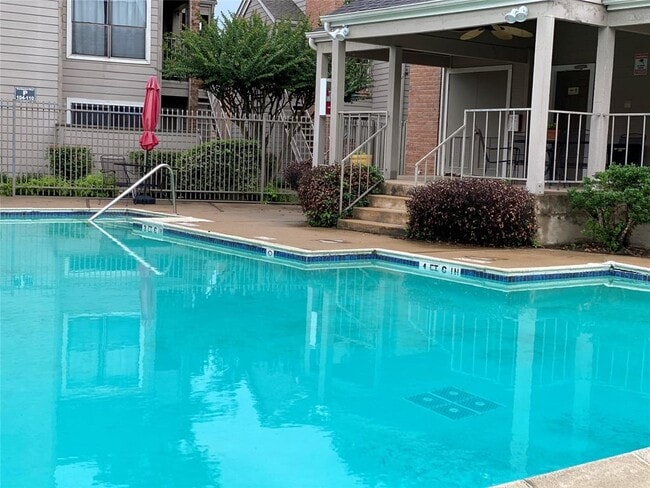 Building Photo - 6701 Sands Point Dr