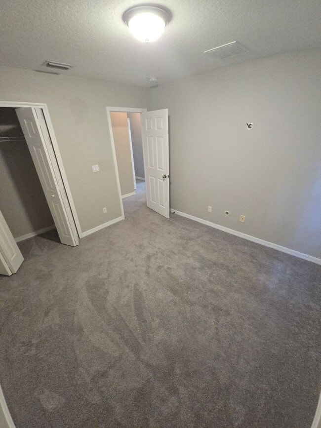 Building Photo - Modern 3 Bedroom 2.5 Bath in Gibsonton (**...