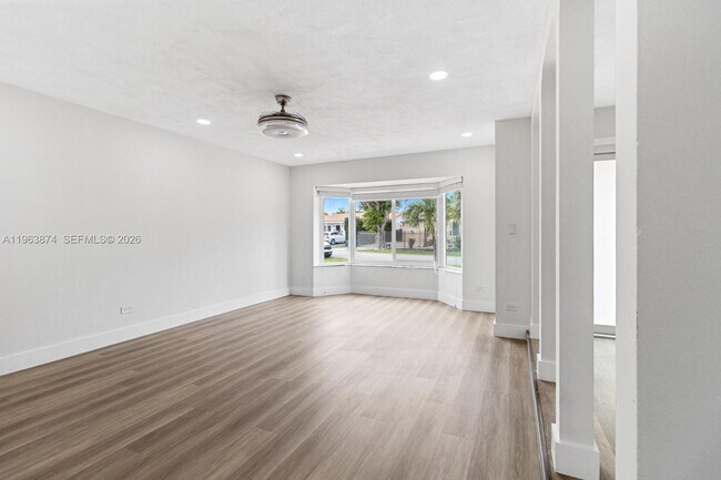 Building Photo - 2131 SW 98th Pl