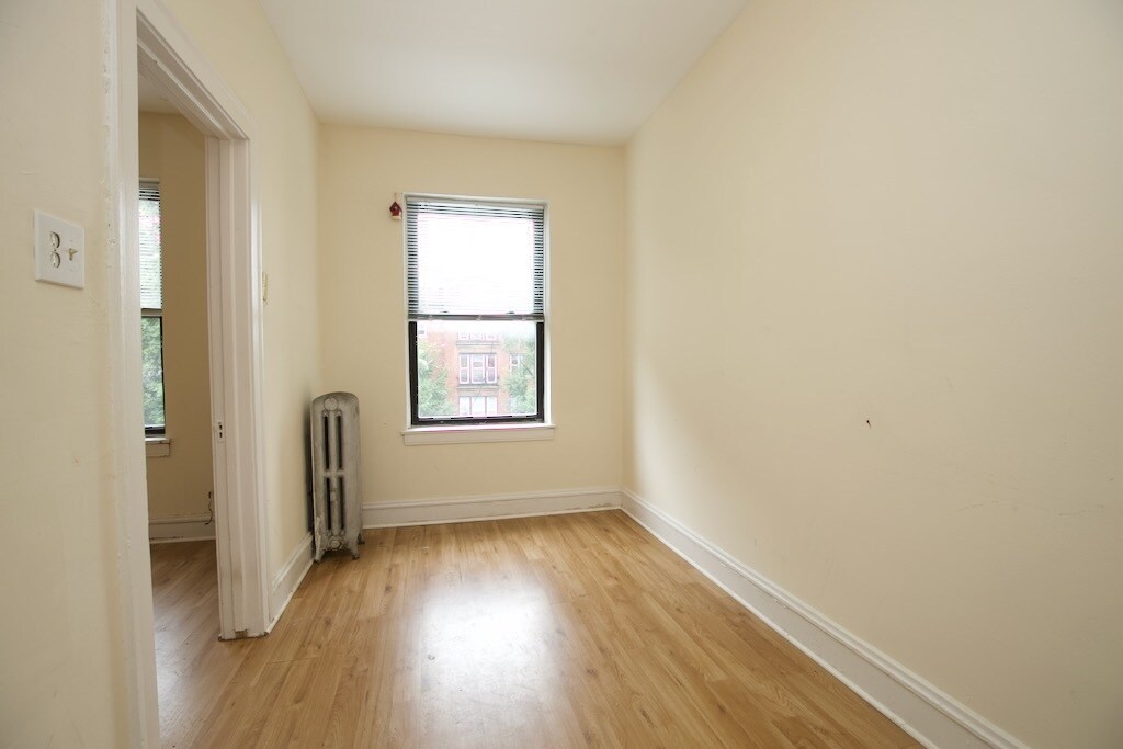 Building Photo - 4854 N Damen Ave