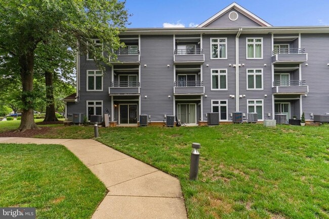 Building Photo - 1134 Lake Heron Dr