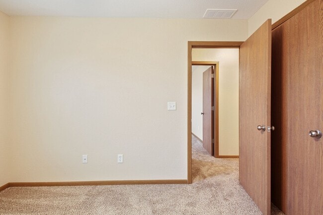 Building Photo - 3 bdrm 2 bath - Grain Valley