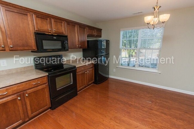 Building Photo - Room in Townhome on Ivy Wood Ln