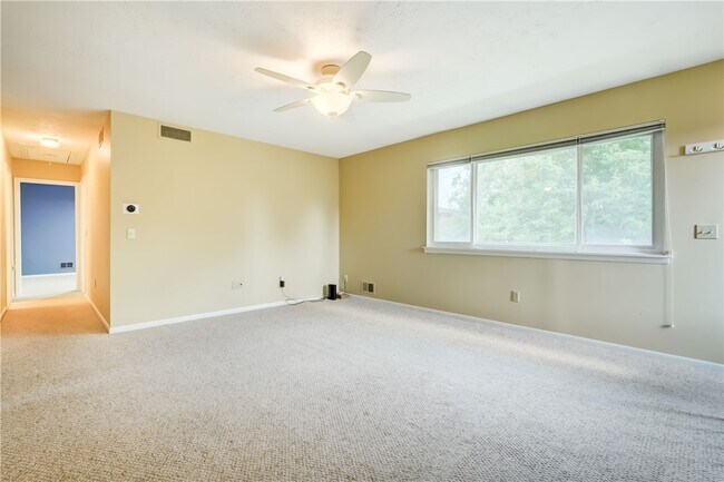 Building Photo - 584 Eastbrooke Ln