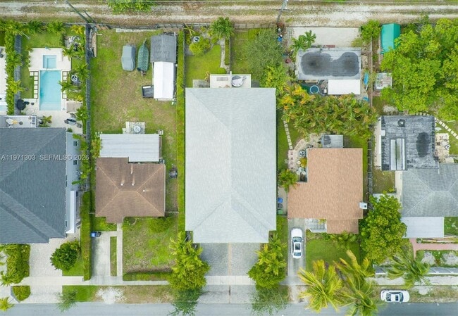 Building Photo - 619 SW 17th St