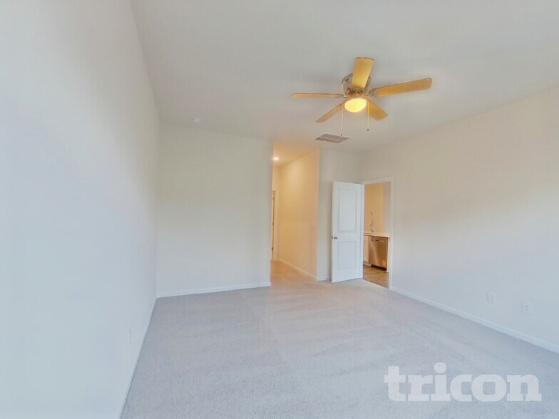 Building Photo - 1079 Staghorn Ave