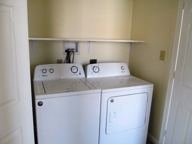 Building Photo - 3202 Holtry St