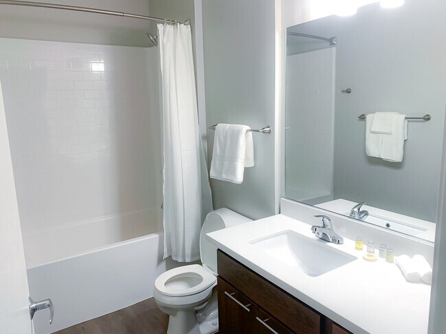 Building Photo - 1400 Walnut St