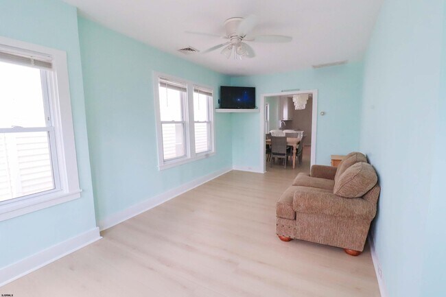 Building Photo - 129 N Derby Ave