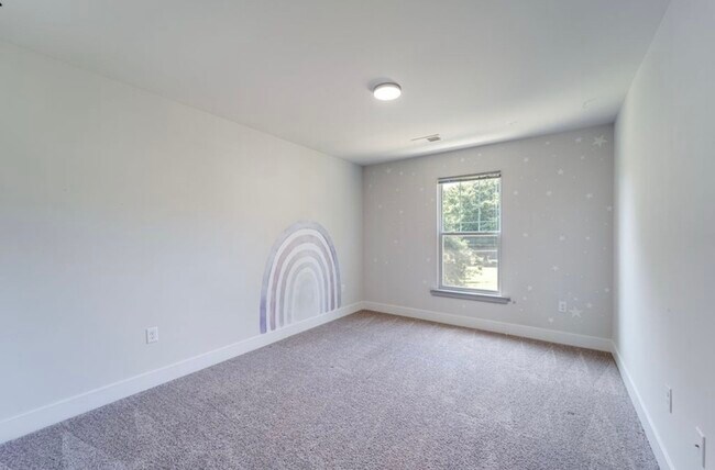 Building Photo - 7 Limox Ln