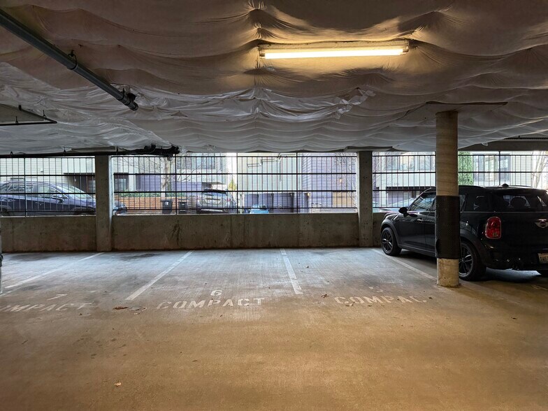 Building Photo - 559 McGraw St