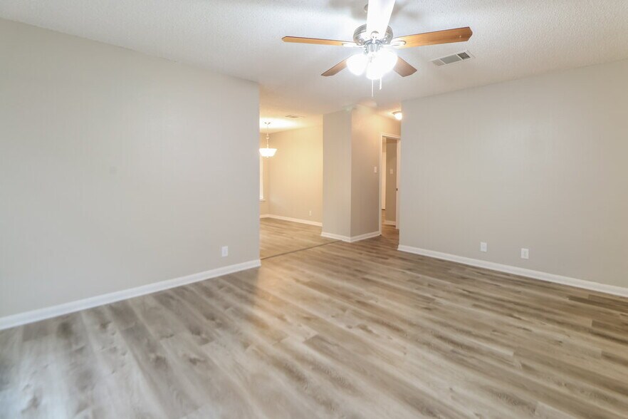 Building Photo - 3209 Elizabeth Anne Ln