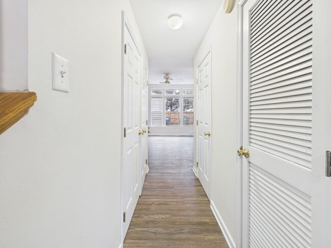 Building Photo - 5313 Golf Villa Ln