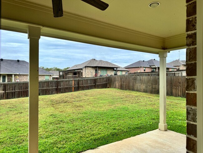 Building Photo - 309 Ash Dr