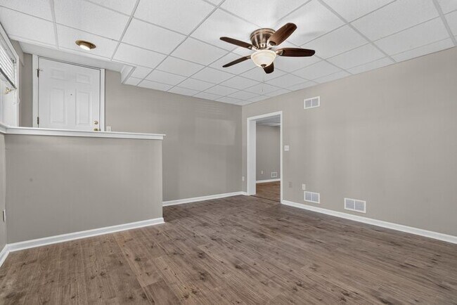 Building Photo - 256 S Washington St