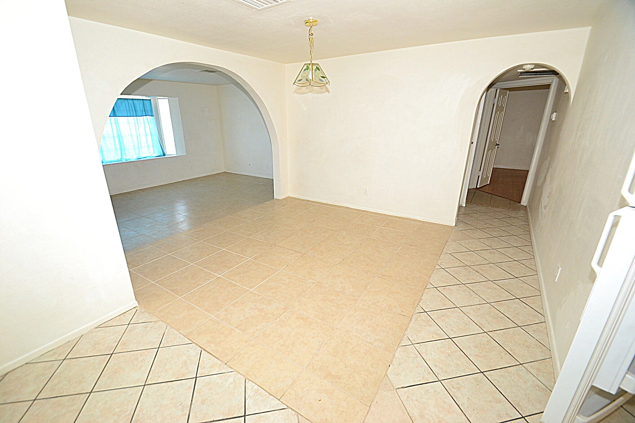 Building Photo - 6941 W Vermont Ave