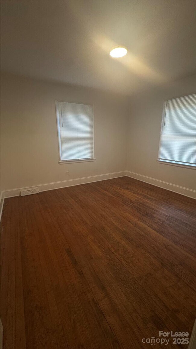 Building Photo - 4934 Galax Dr