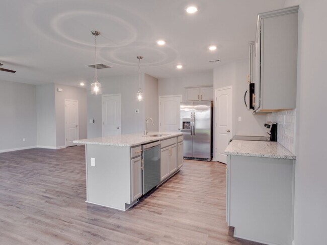 Building Photo - Stunning 2022 Build in Lexington!