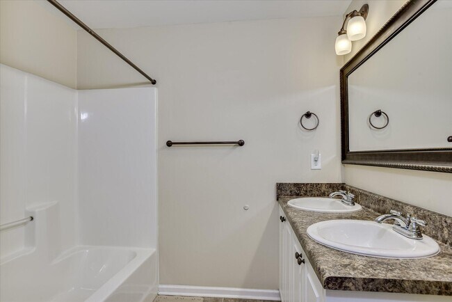 Building Photo - 314 Bella Rose Dr