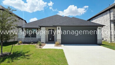 Building Photo - 3604 High Valley Dr