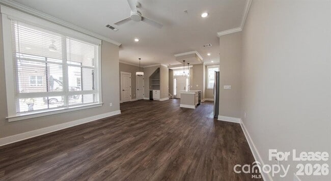 Building Photo - 17014 Fairmount Way