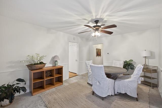 Building Photo - 105 S Weatherred Dr