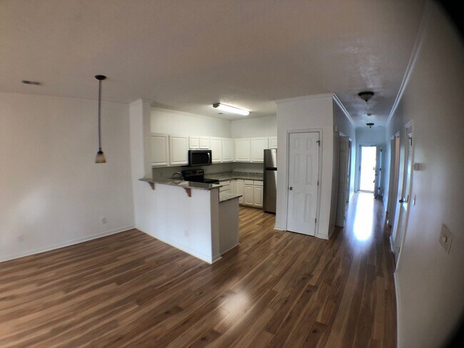 Building Photo - Spacious 3BR/2BA Condo Near North Myrtle B...