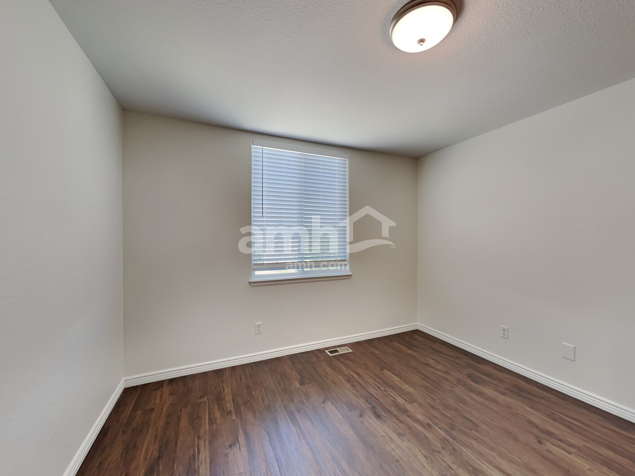 Building Photo - 2496 Sierra Springs Dr