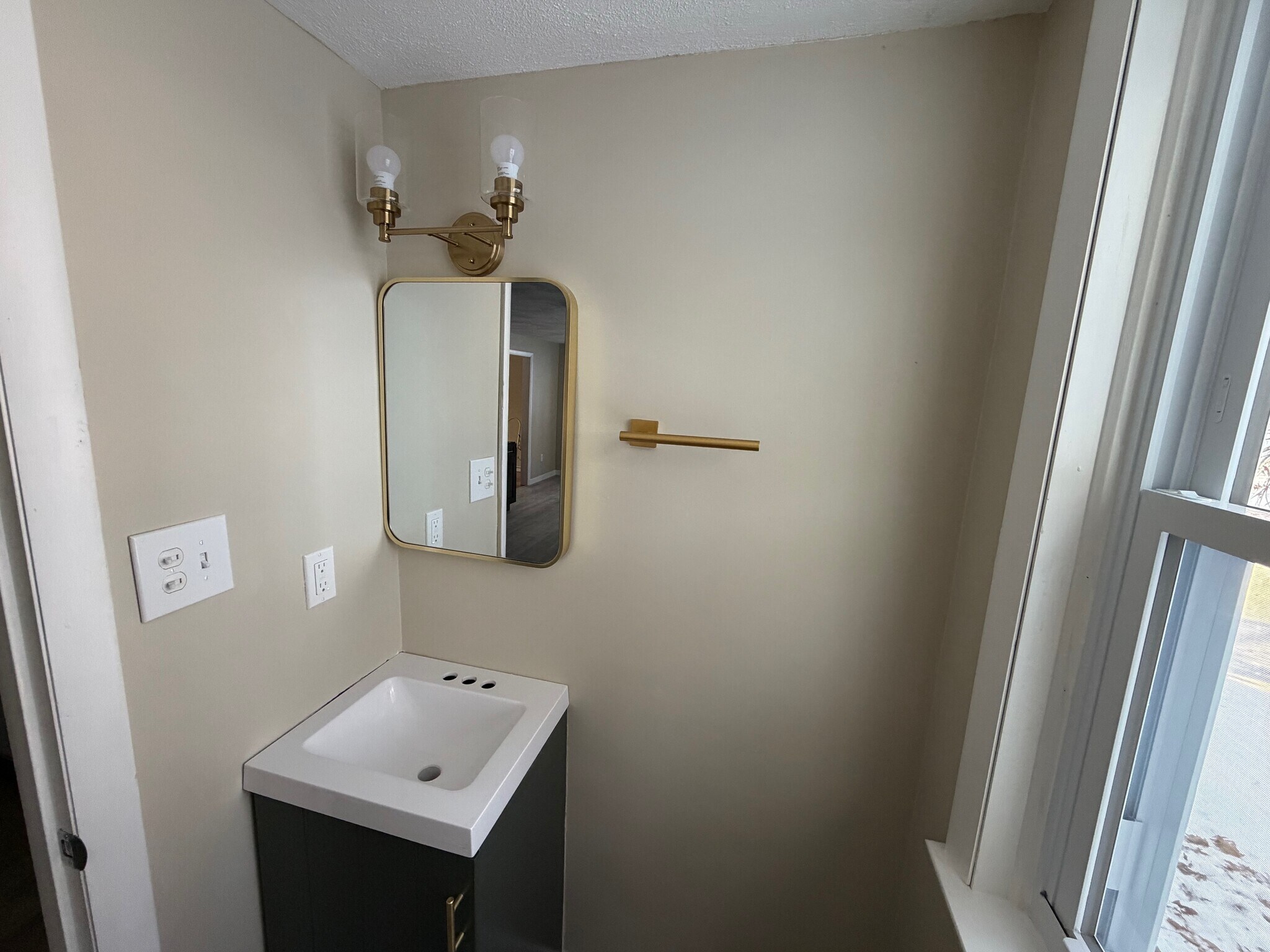 Building Photo - 2 Bayleaf Way