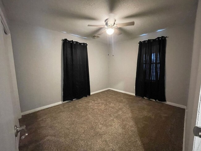 Building Photo - 3 Bed 1 Bath House for rent in Bowling Green, MO